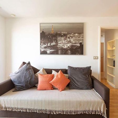 Room With Private Bathroom In A Modern Two Bedroom Two Bathroom Flat Londres Exterior foto